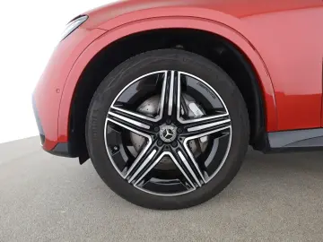 MERCEDES-BENZ GLC 300 4M AMG AHK Night Pano Distr. Burmester