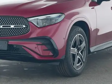 MERCEDES-BENZ GLC 300 e 4M AMG-Sport Pano AHK Night Distr