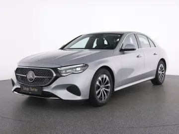 MERCEDES-BENZ E 220 d Avantgarde DLight AHK KeylGo A…