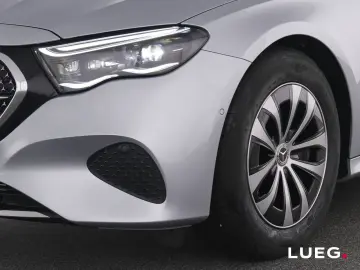 MERCEDES-BENZ E 220 d Avantgarde DLight AHK KeylGo A…