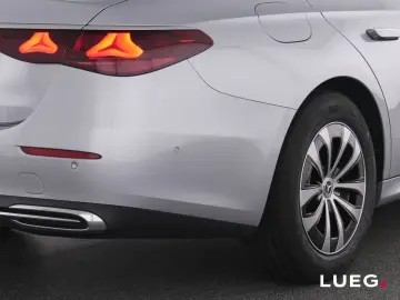 MERCEDES-BENZ E 220 d Avantgarde DLight AHK KeylGo A…