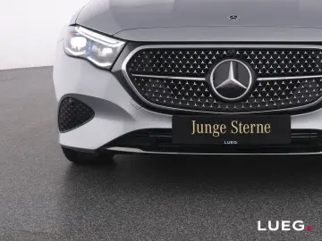 MERCEDES-BENZ E 220 d Avantgarde DLight AHK KeylGo A…