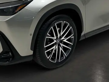 LEXUS NX 450h  E-FOUR Luxury MarkLevinson Ventilation 360