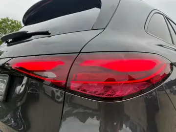 MERCEDES-BENZ GLC 300 d 4M AMG Airmatic HUD AHK Digi…