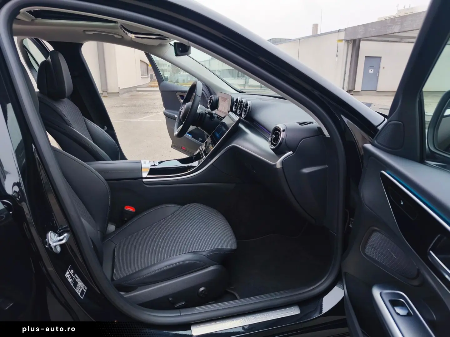 MERCEDES-BENZ C-Class 2022 — imagine 12