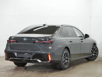 BMW 740d xDrive M Sportpaket B&W UPE 172.000 -