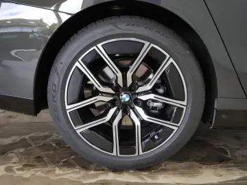 BMW 740d xDrive M Sportpaket B&W UPE 172.000 -