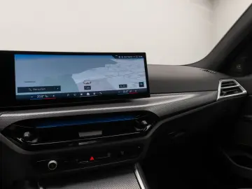 BMW 330e M Sport 360 HUD DAB H K Alarm ParkAs 19Zoll