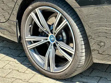 BMW 330e xDrive M Sportpaket GSD Head Up Laser