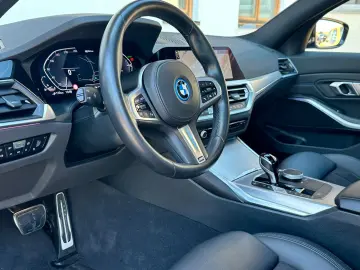 BMW 330e xDrive M Sportpaket GSD Head Up Laser