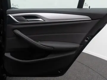 BMW 530i DriveAss Alarm DAB Kamera Leder Parkassist