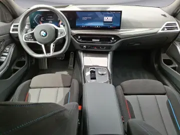 BMW 330i xDrive Limousine M-Sport Pro Glasdach M-Spo