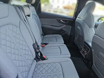 AUDI Q7 50 TDI quattro competition plus Matrix