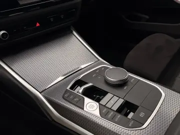 BMW 320d xDrive M Sport Head-Up DAProf. PA