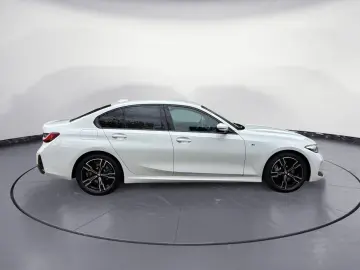 BMW 330d xDrive Automatik M SPORT Parking Assistant