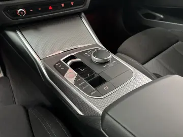 BMW 320d xDrive M Sport AHK Stop&Go Head-Up