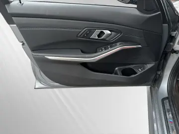 BMW 320d xDrive M Sport AHK Stop&Go Head-Up