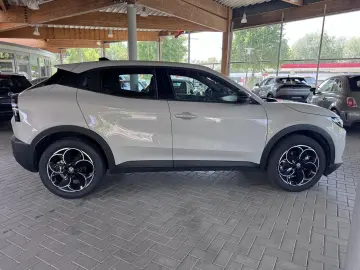 ALFA ROMEO Junior Elettrica 115 kW Wärmepumpe  18-Zoll  10