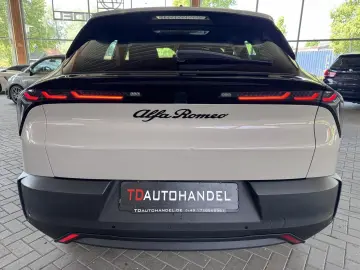 ALFA ROMEO Junior Elettrica 115 kW Wärmepumpe  18-Zoll  10