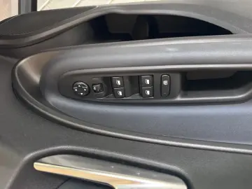 ALFA ROMEO Junior Elettrica 115 kW Wärmepumpe  18-Zoll  10