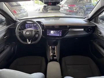 ALFA ROMEO Junior Elettrica 115 kW Wärmepumpe  18-Zoll  10