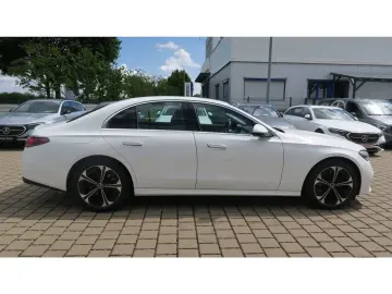 MERCEDES-BENZ E 300 de 4M Avantgarde Technik-Paket A…