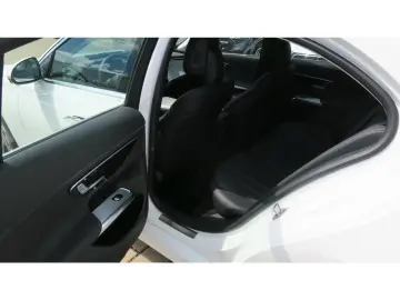 MERCEDES-BENZ E 300 de 4M Avantgarde Technik-Paket A…