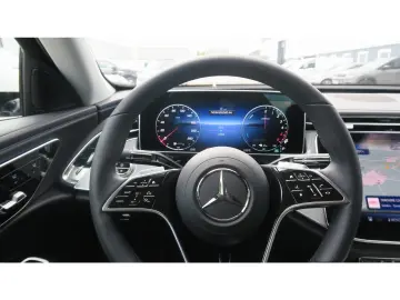 MERCEDES-BENZ E 300 de 4M Avantgarde Technik-Paket A…
