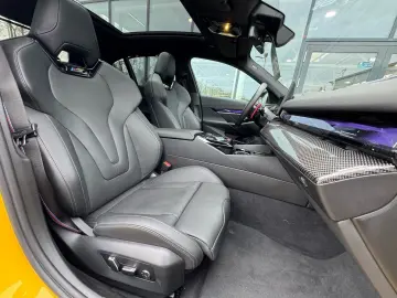 BMW M5 Limousine Individ. PANO B&W CarbonKeram 0 5%