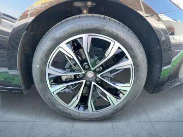 AUDI A5 Limousine TFSI quattro Nav Kam sound 18  Assi