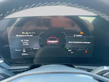 AUDI A5 Limousine TFSI quattro Nav Kam sound 18  Assi