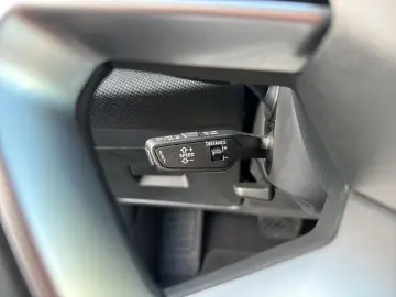 AUDI A5 Limousine TFSI quattro Nav Kam sound 18  Assi