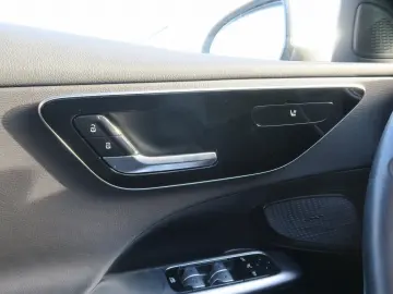 MERCEDES-BENZ C 220 d Avantgarde Advanced Winter-Paket 360