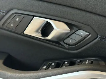 BMW 320 d M Sport  LED ACC Kamera AHK Live Cockpit