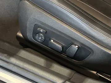 BMW 320 d M Sport  LED ACC Kamera AHK Live Cockpit