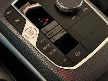 BMW 320 d M Sport  LED ACC Kamera AHK Live Cockpit