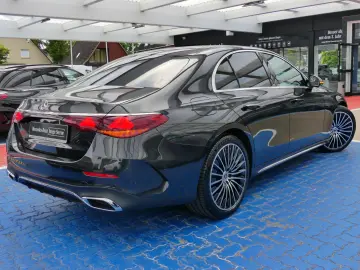 MERCEDES-BENZ E 220d AMG Line Advanced Plus Panorama…