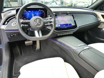 MERCEDES-BENZ E 220d AMG Line Advanced Plus Panorama…