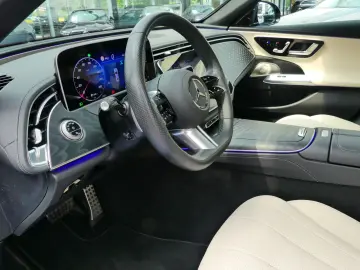MERCEDES-BENZ E 220d AMG Line Advanced Plus Panorama…