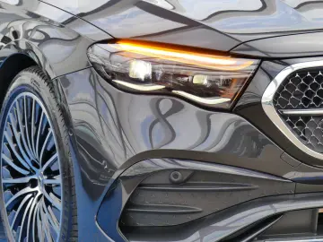 MERCEDES-BENZ E 220d AMG Line Advanced Plus Panorama…