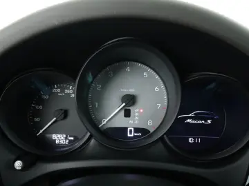 PORSCHE Macan S   LED Panorama AHK Bose PDC Kamera 2…