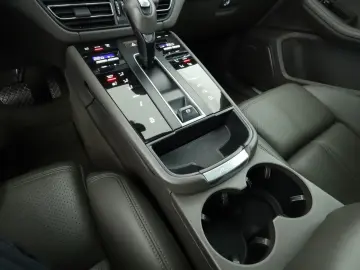 PORSCHE Macan S   LED Panorama AHK Bose PDC Kamera 2…