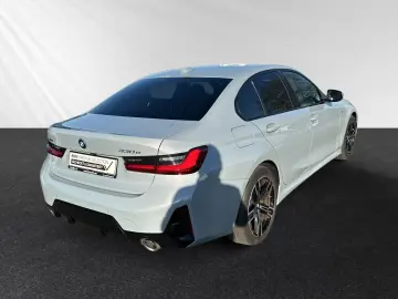 BMW 330e xDrive M Sport Head-Up Stop&Go PA  DA
