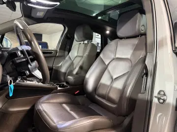 PORSCHE Macan S 3.0 V6 Sport Bose Pano Luft AHK Approved