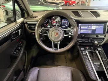 PORSCHE Macan S 3.0 V6 Sport Bose Pano Luft AHK Approved