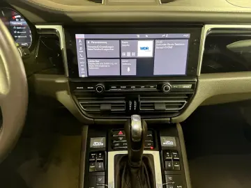 PORSCHE Macan S 3.0 V6 Sport Bose Pano Luft AHK Approved