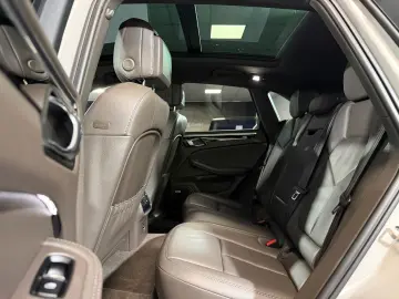 PORSCHE Macan S 3.0 V6 Sport Bose Pano Luft AHK Approved