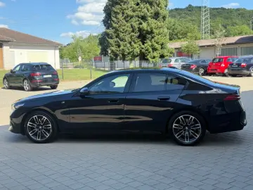 BMW 520 G60 5 Limousine 520 d xDrive M Sport H&K 360