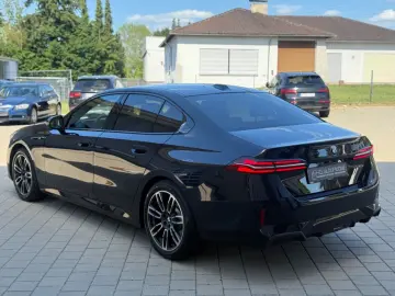 BMW 520 G60 5 Limousine 520 d xDrive M Sport H&K 360