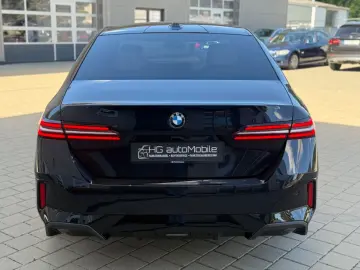 BMW 520 G60 5 Limousine 520 d xDrive M Sport H&K 360